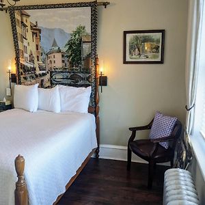Economy Double or Twin Room
